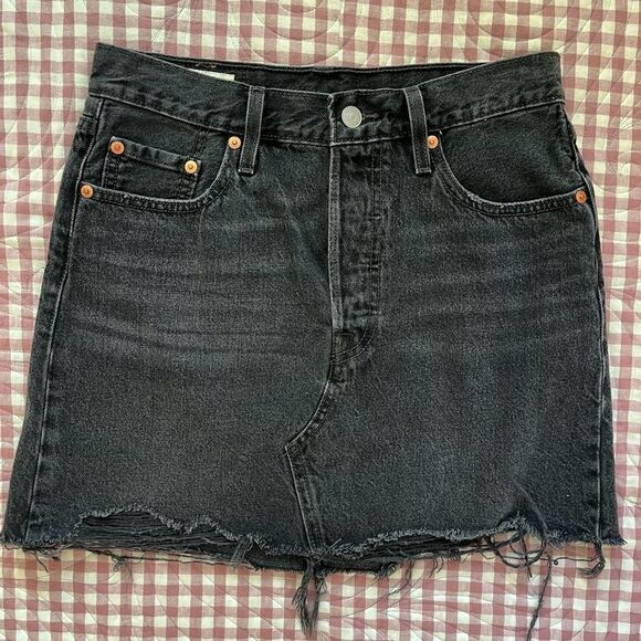Levi's Premium Red Tab black denim Jean mini skirt, button fly, raw‎ hem, SZ 26 - Picture 1 of 10